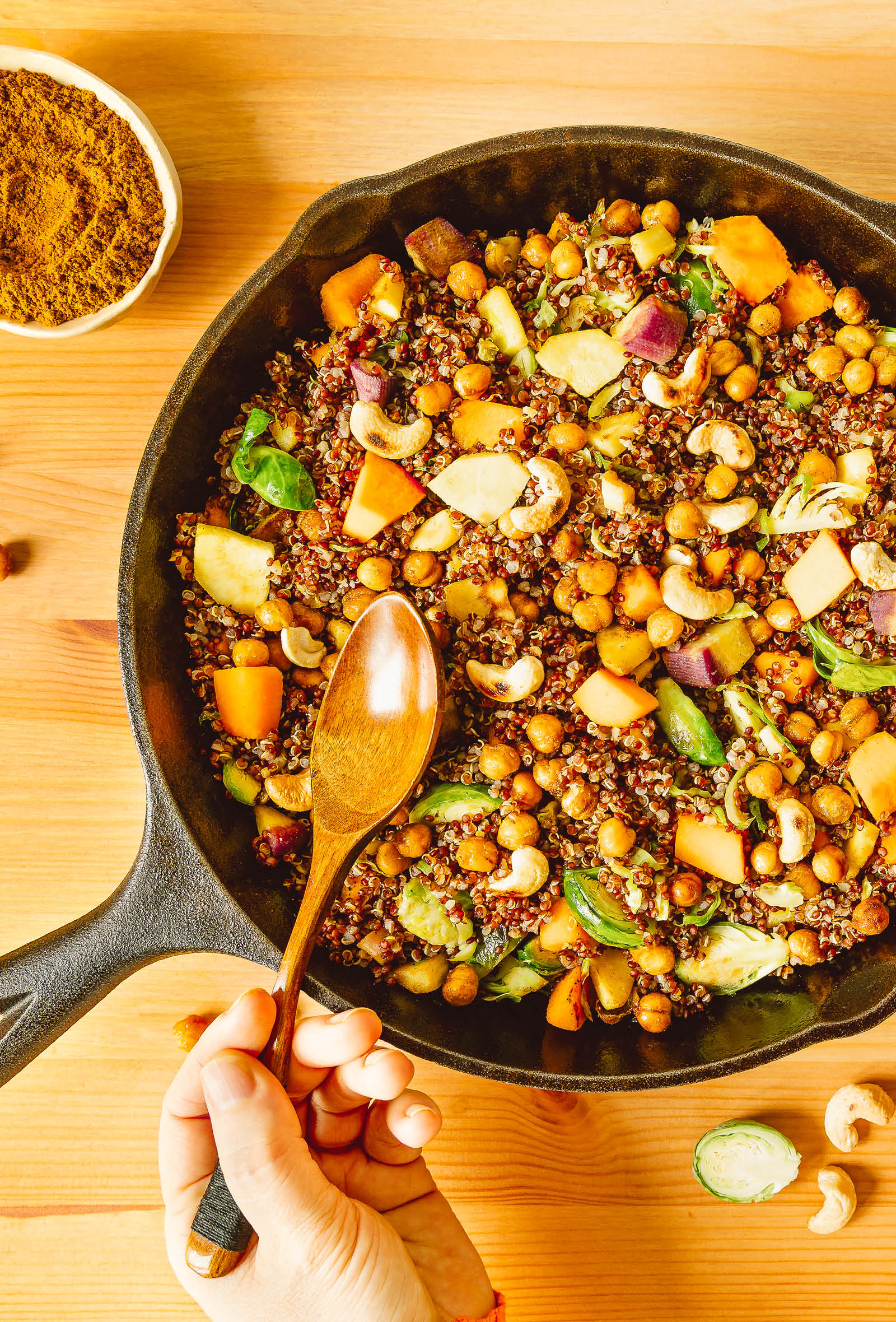 Quinoapfanne mit Wintergemüse